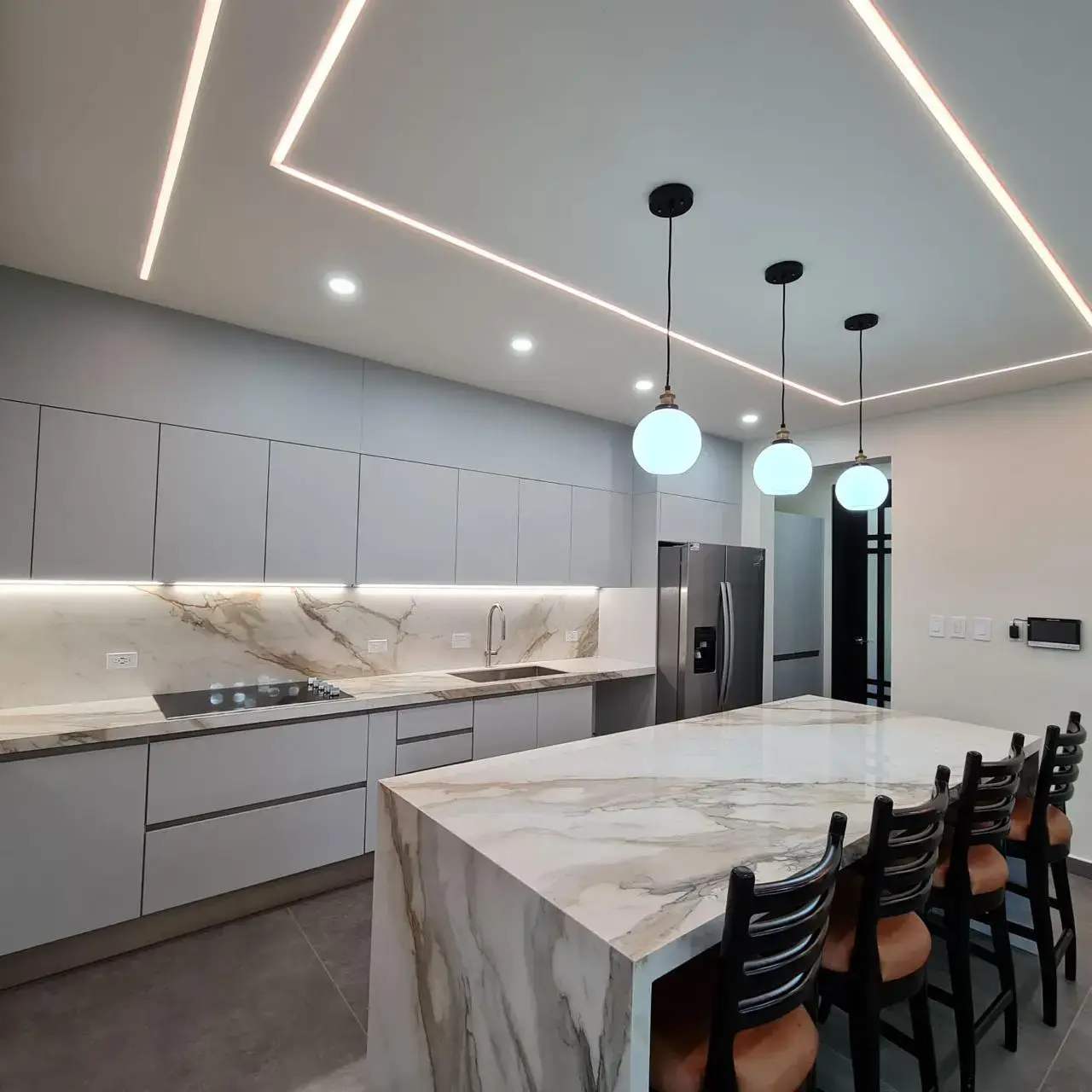 Modern Luxury 4-Bedroom Home in Guácima Gated Community - 2