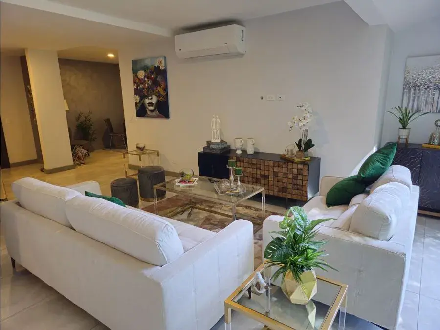 Moderno Apartamento de 3 Dormitorios en venta en Escazú - 2