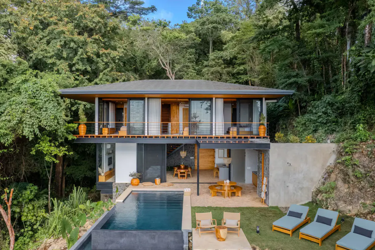 Luxury 3-Bedroom Villa with Ocean Views - Infinity pool and Minutes from the ocean  - 1