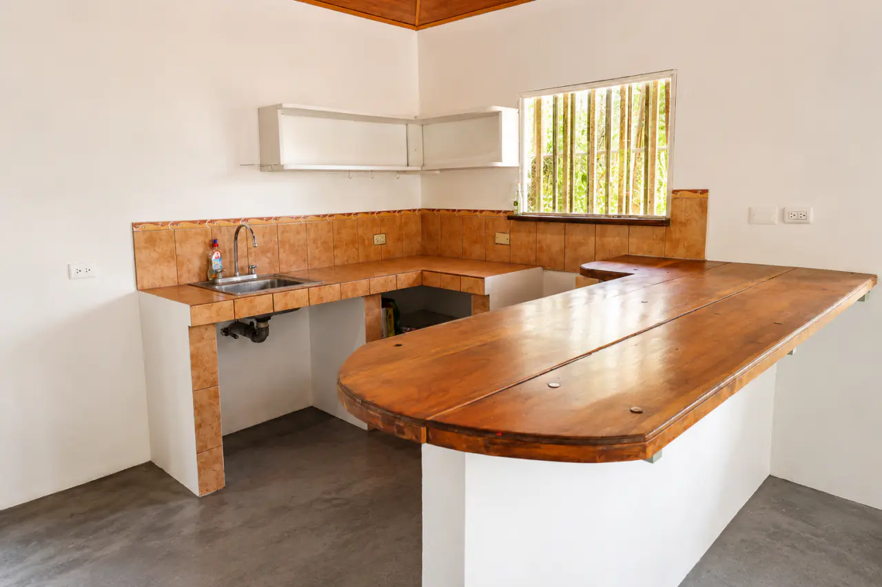 Casa en Quebrada Amarilla, con exuberante jardín y patio. - 4