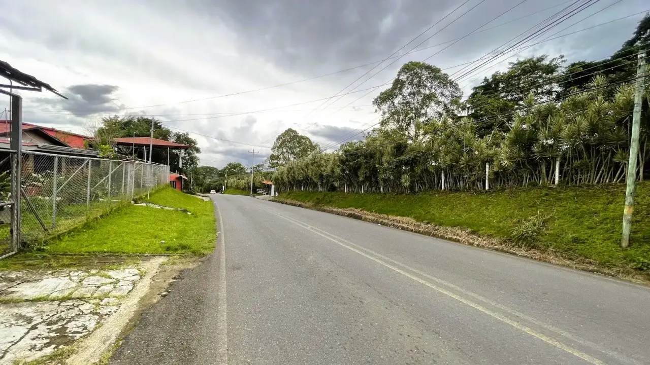 BEAUTIFUL HOUSE ON A SPACIOUS LAND IN CARRIZAL, ALAJUELA - 5