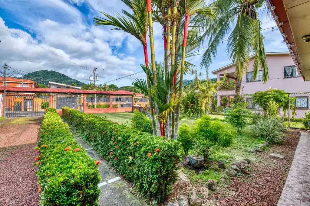 Discover this beautiful property in the heart of Jaco, a home built in the classic Costa Rican style - 5