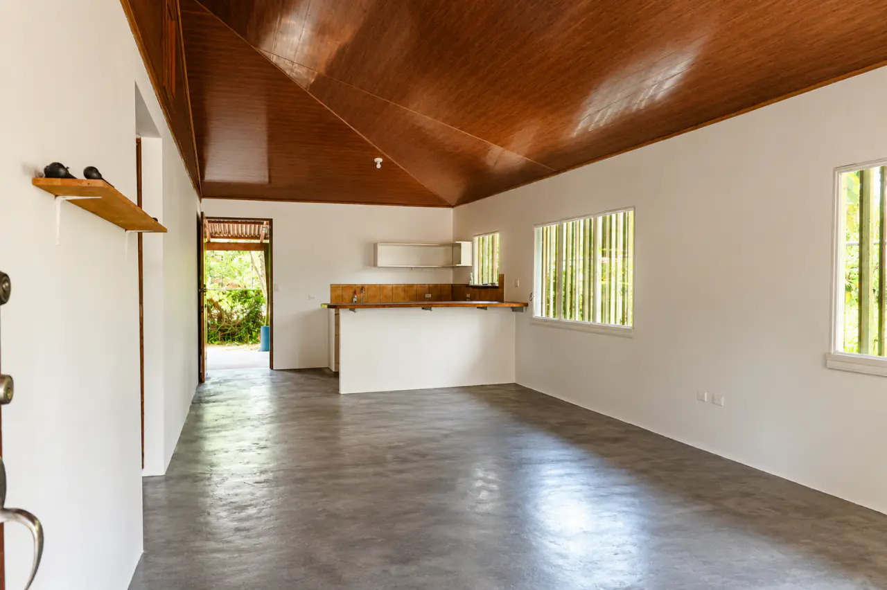 Casa en Quebrada Amarilla, con exuberante jardín y patio. - 3