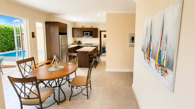 Maison moderne de 3 chambres à Jacó avec piscine privée dans une communauté fermée