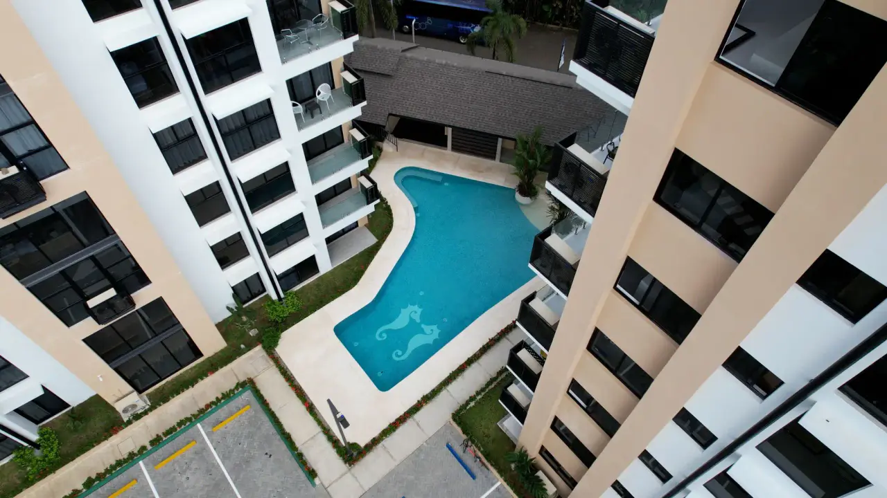 New Luxury 2-Bed Costa Rica Apartment: Pool, Modern Design & Green Views - 4