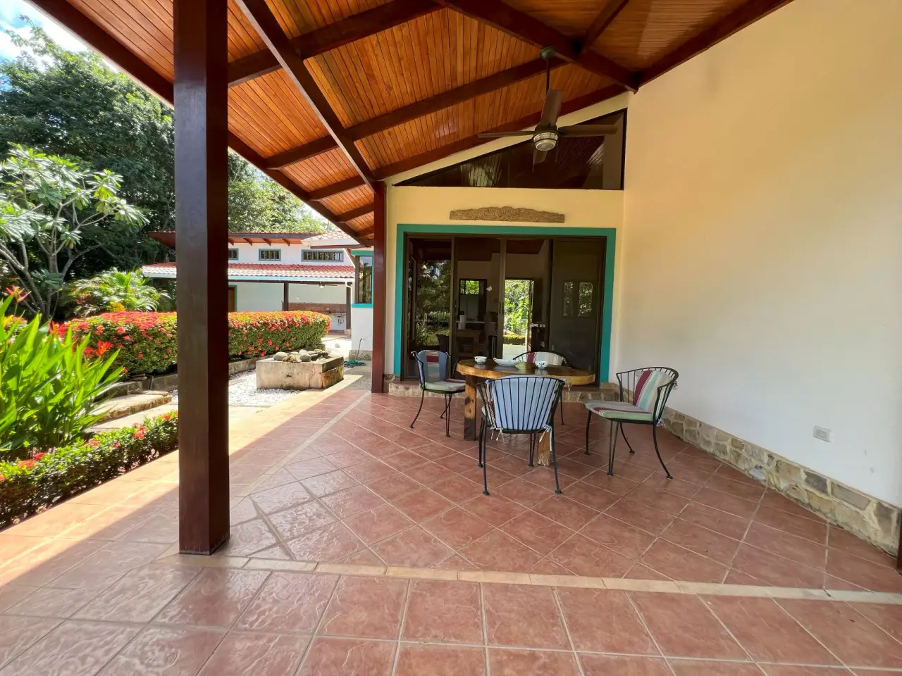 Encantadora casa de 3 dormitorios y 3 baños con piscina cerca de Tango Mar: un oasis tropical - 5