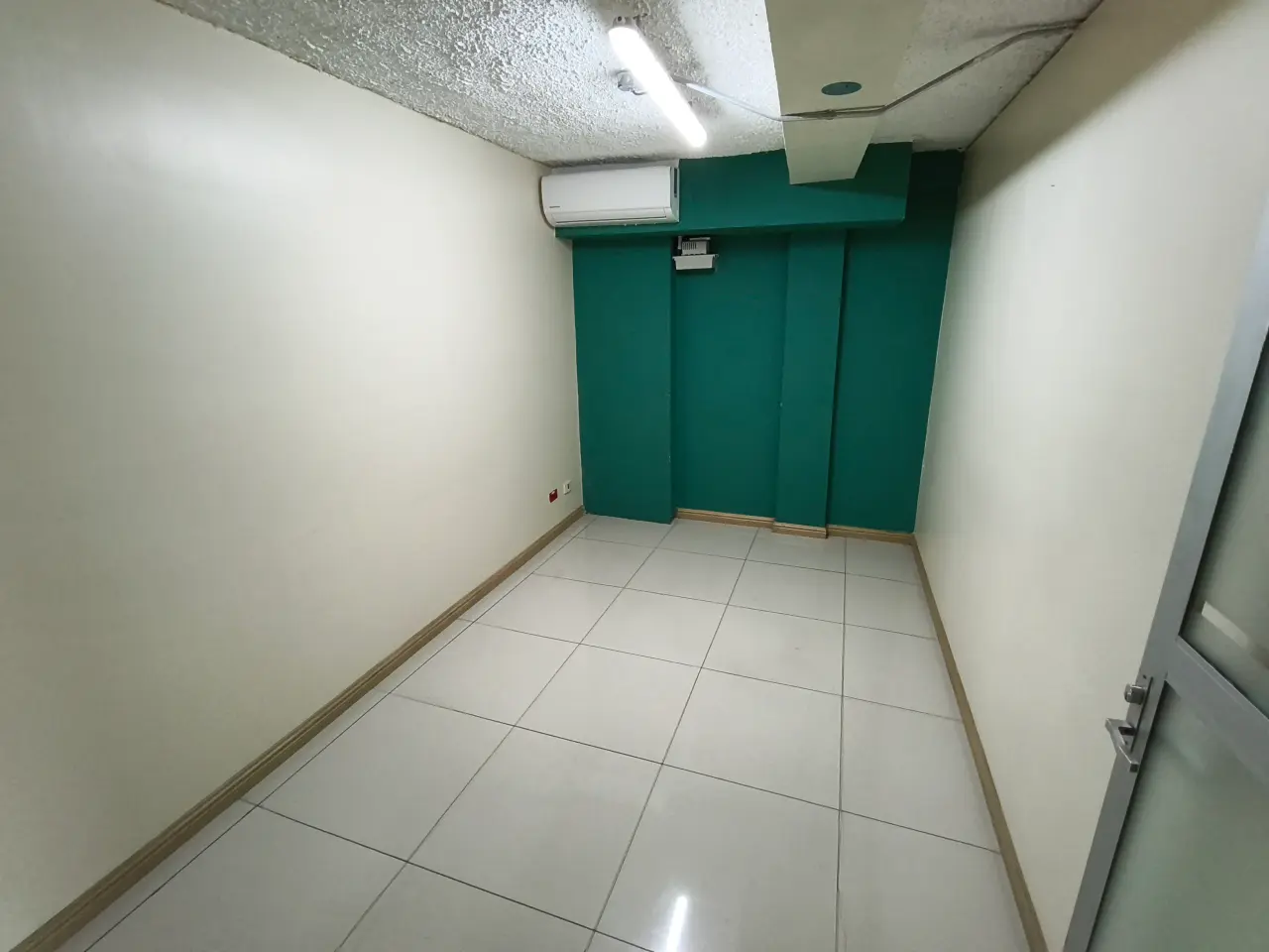 Location commerciale Sabana — Bâtiment de bureaux avec stationnement pour jusqu'à 15 véhicules - 3
