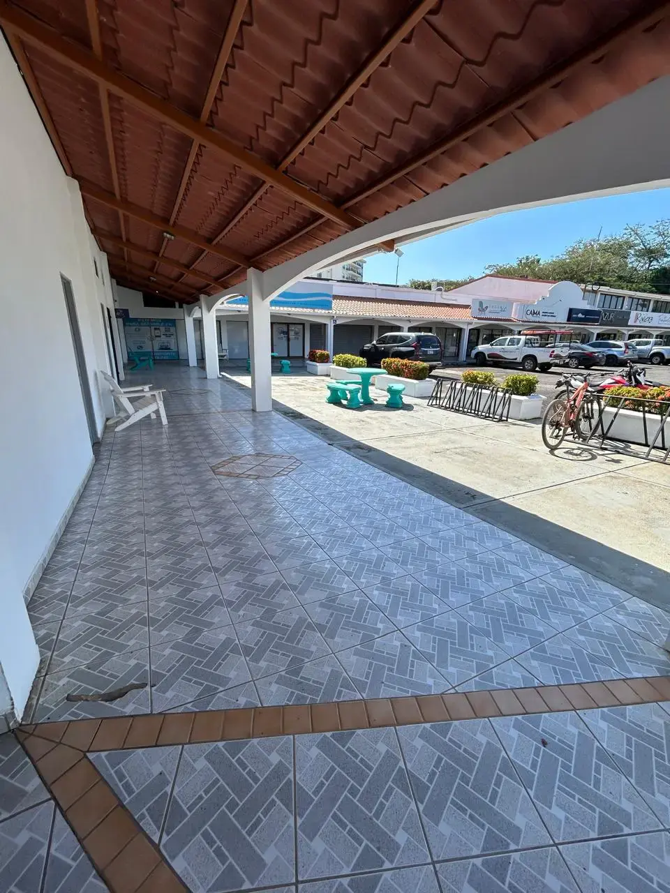 Lease Your Prime Business Space in Jacó's Heart | For Rent - 4