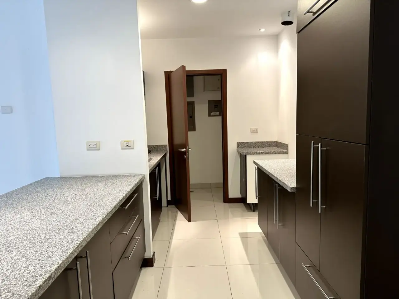 Modern 1-Bed Condo in Escazú, San José - 2