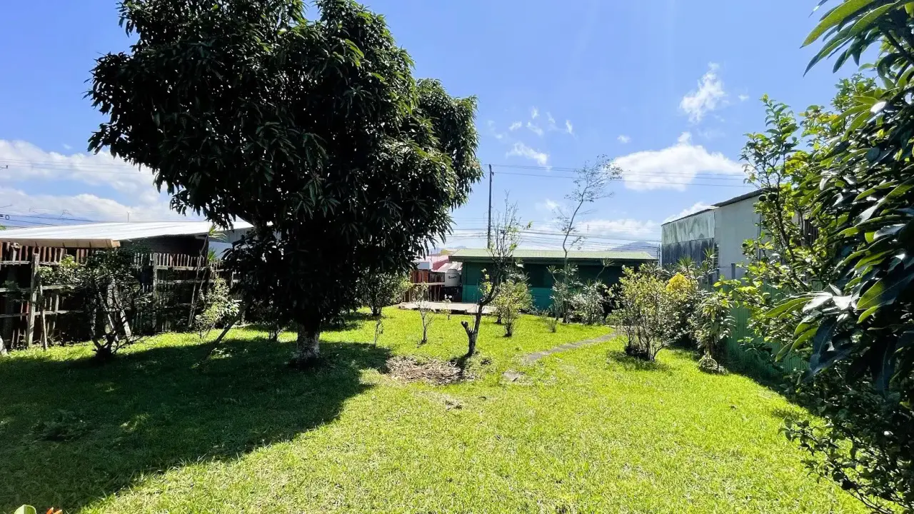 PRIME LOCATION! HOUSE FOR COMMERCIAL OR RESIDENTIAL USE – SAN RAMÓN, ALAJUELA - 4