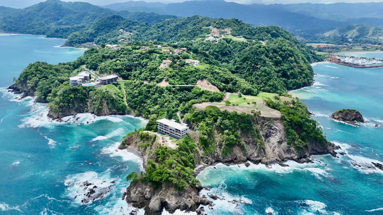 Espectacular Residencia Arquitectónica Frente al Mar con Piscina Infinita y Vistas Panorámicas del Pacífico - 3