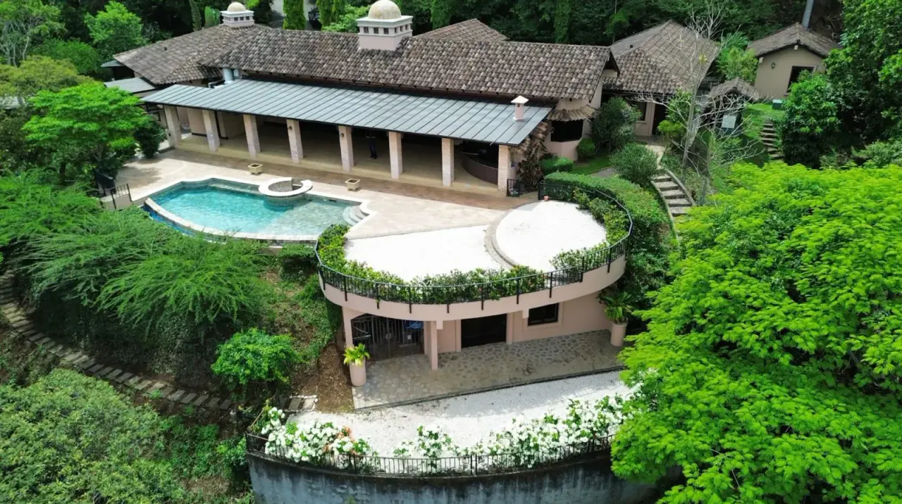Tuscan-Style Luxury with Breathtaking Views, Privacy, and Sophistication - 4
