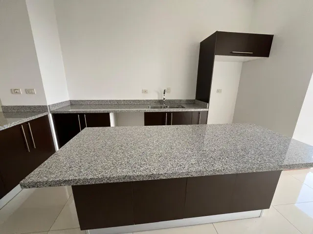 3-Bedroom Penthouse with Panoramic Views in Escazú