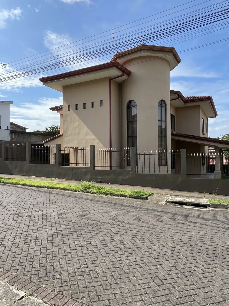 Residencial Lomas de Curridabat, 3 Bed, 3.5 Bath Modern Home in Residencial Lomas de Curridabat - 3