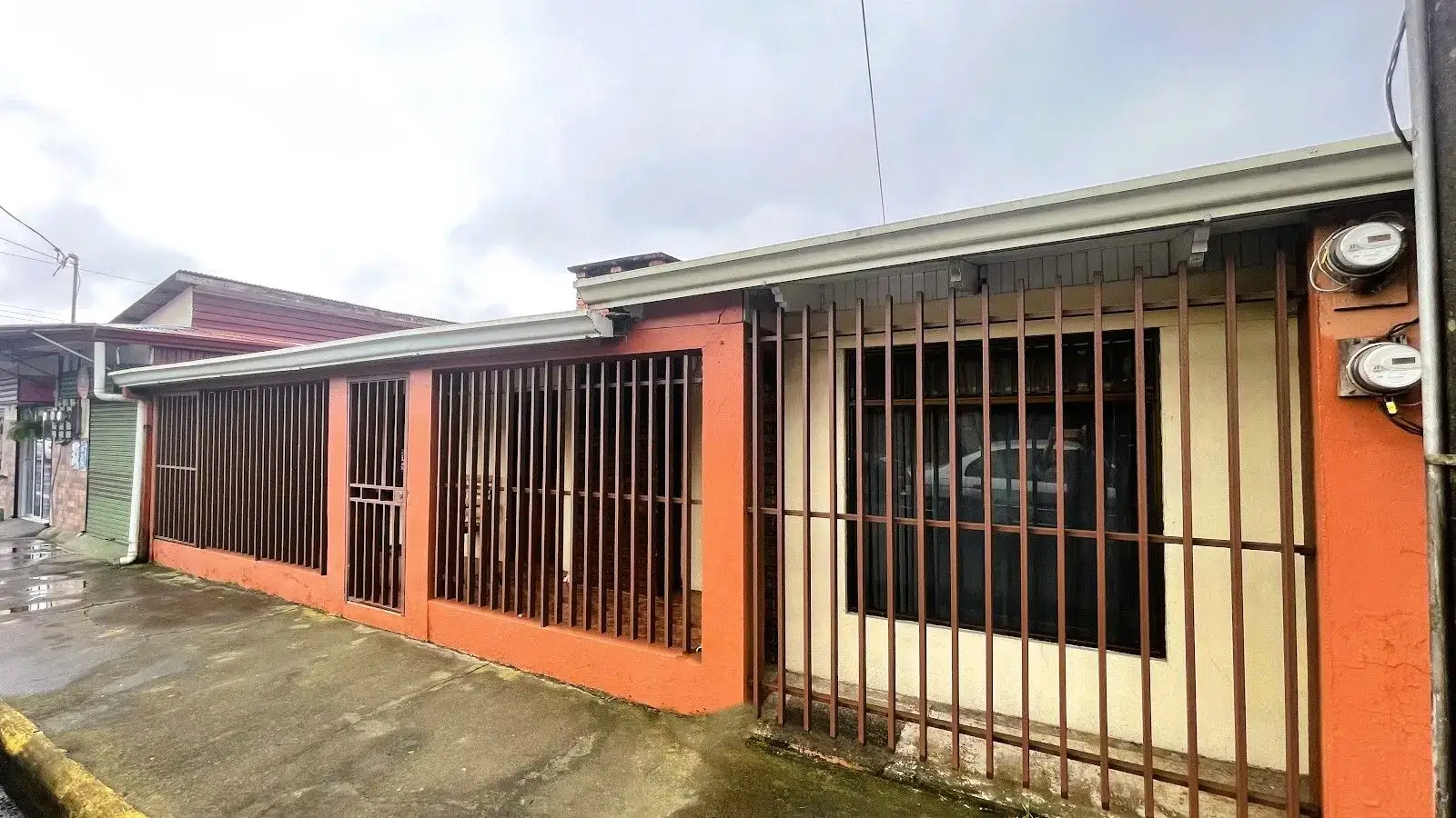 HOME WITH COMMERCIAL POTENTIAL IN SAN RAMÓN, ALAJUELA - main