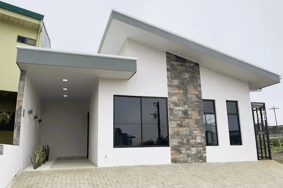 BEAUTIFUL HOME FOR SALE IN SAN RAMÓN, ALAJUELA - 2