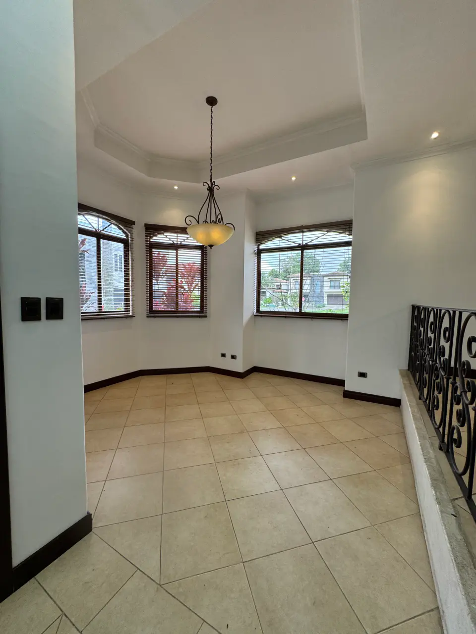 SALE / Majesty and Exclusivity in Santa Ana! Your Dream Haven Awaits - 4