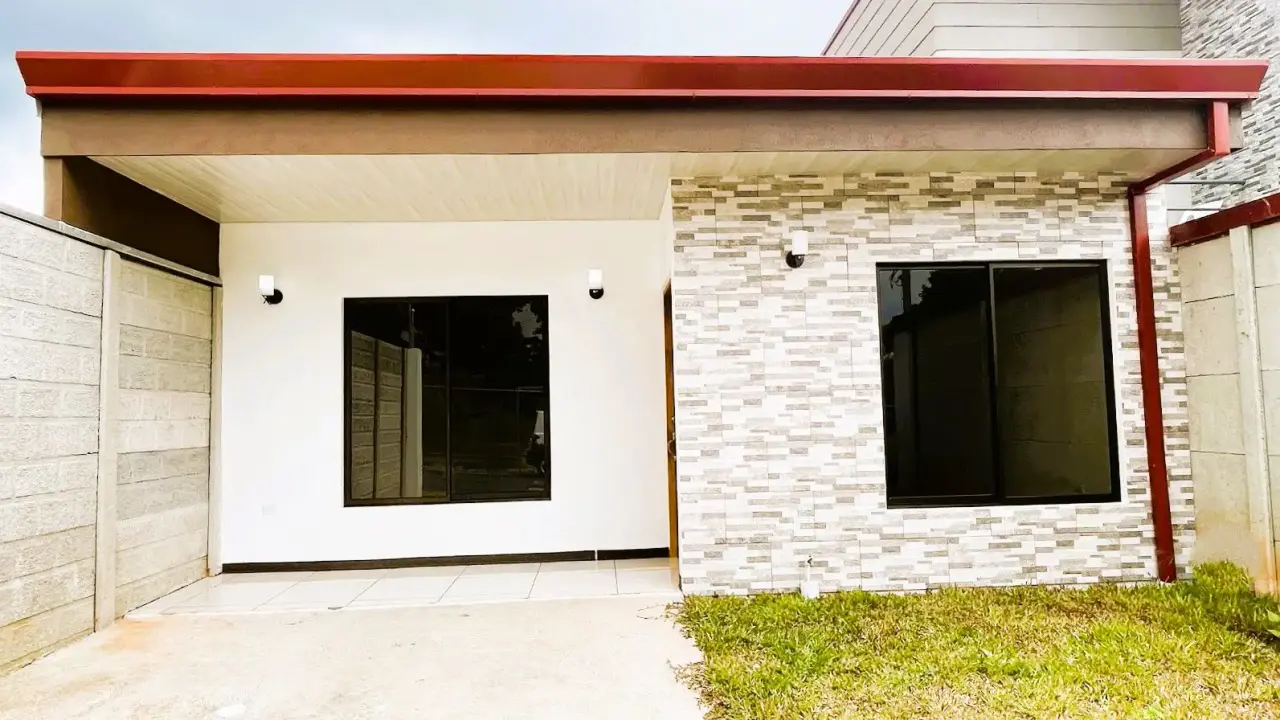 BEAUTIFUL HOME FOR SALE IN PALMARES, ALAJUELA - 2