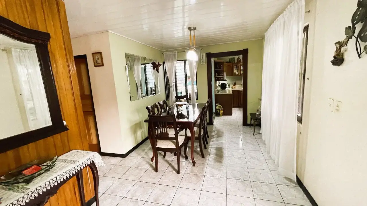 BEAUTIFUL HOUSE FOR SALE IN BUENOS AIRES, PALMARES - 2