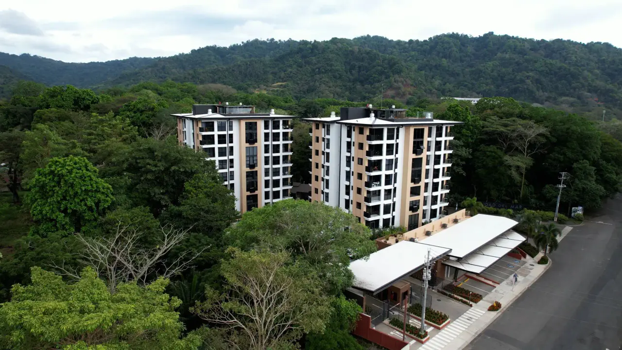 Elegant 2 Bedroom Condo in Torres del Mar, Jacó - 1
