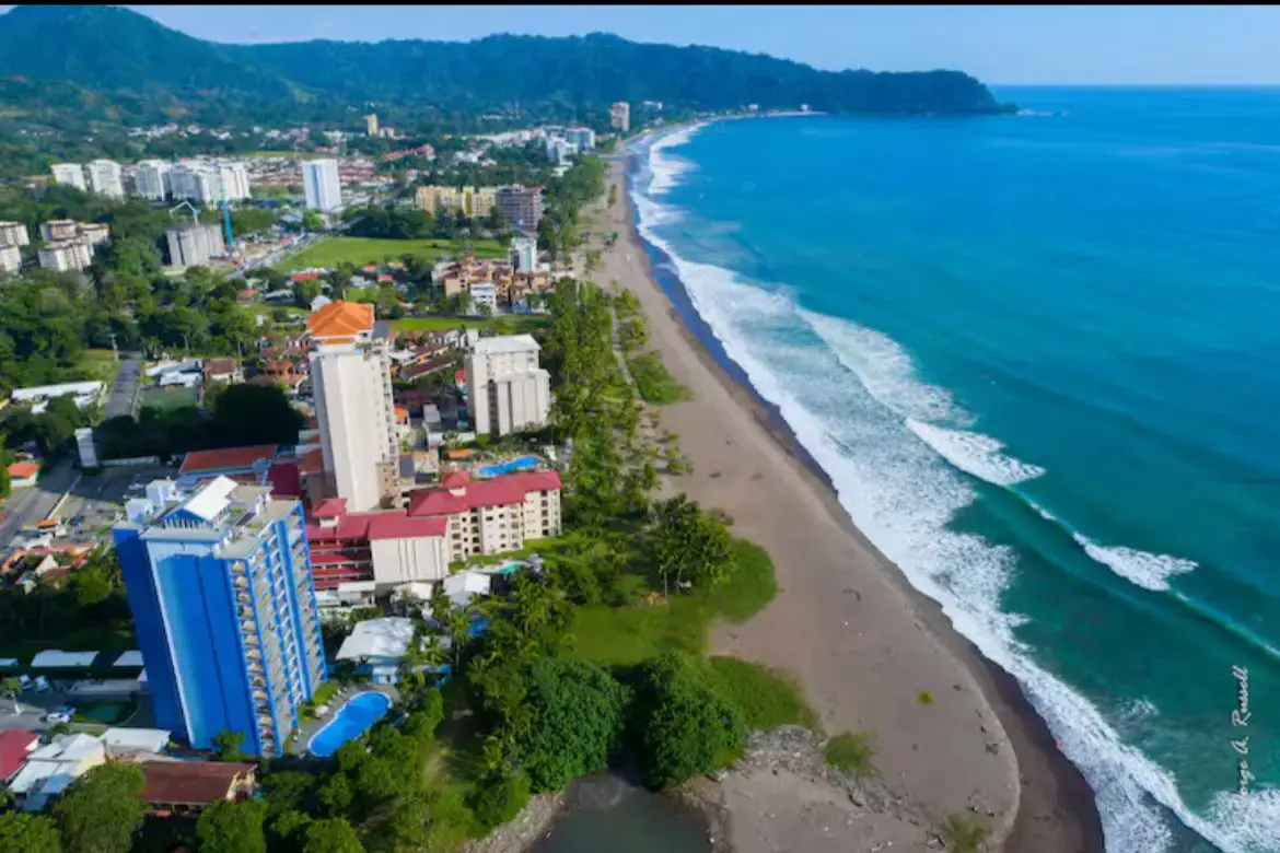 Luxury Beachfront Condo in Jacó: Your Costa Rican Oceanfront Escape - 1