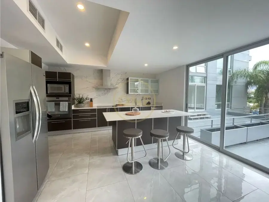 Exclusive Modern Apartment in Escazú with Pool and Gym - 2