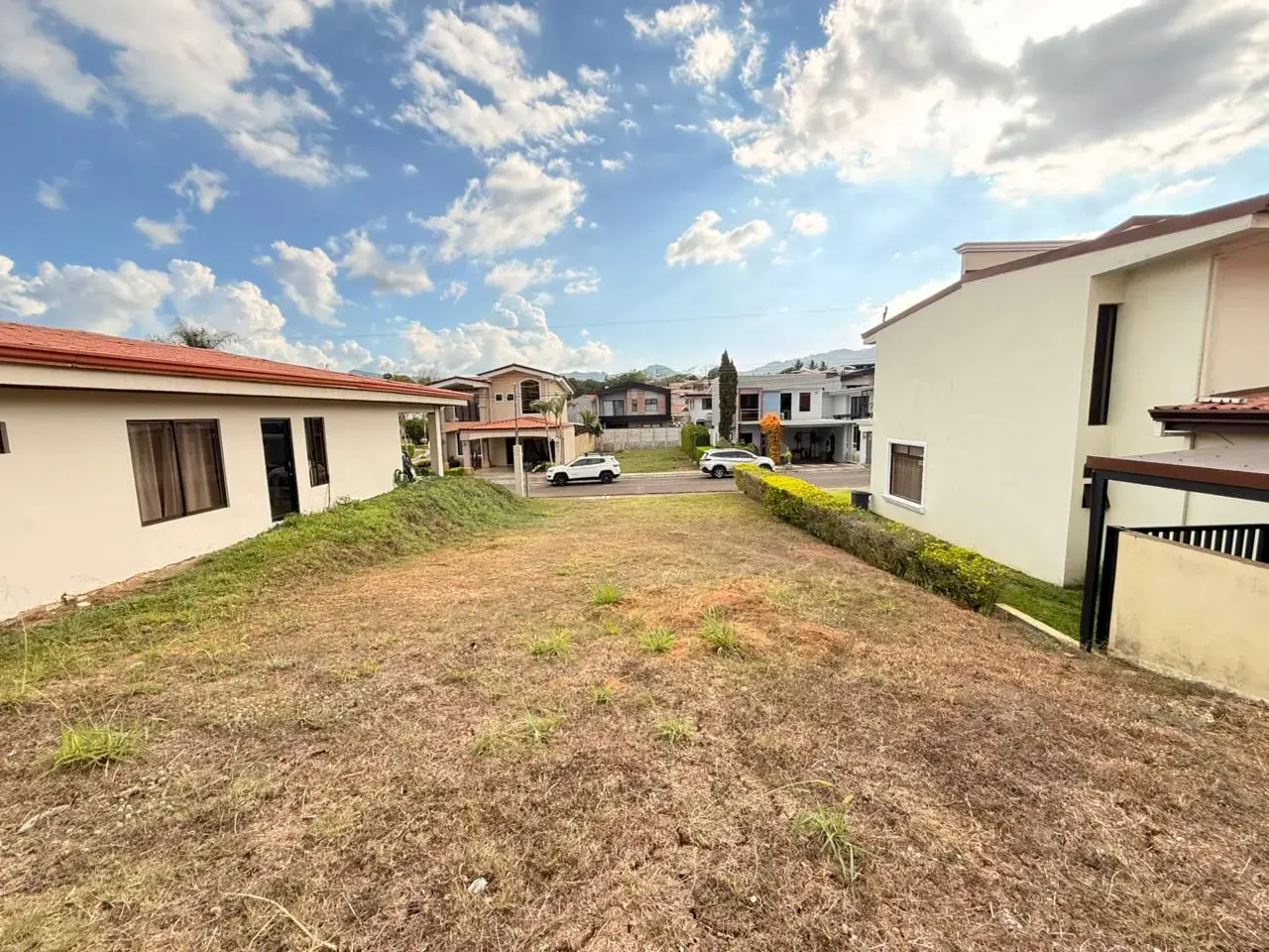 Palmares, Alajuela: Build Your Dream Home on This 250sqm Lot - 2