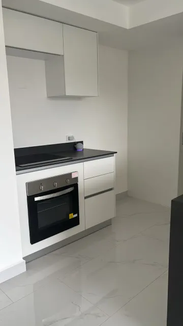 Vivir con Amenidades de Lujo en este Apartamento de 1 Habitación Con Vistas Panorámicas. 