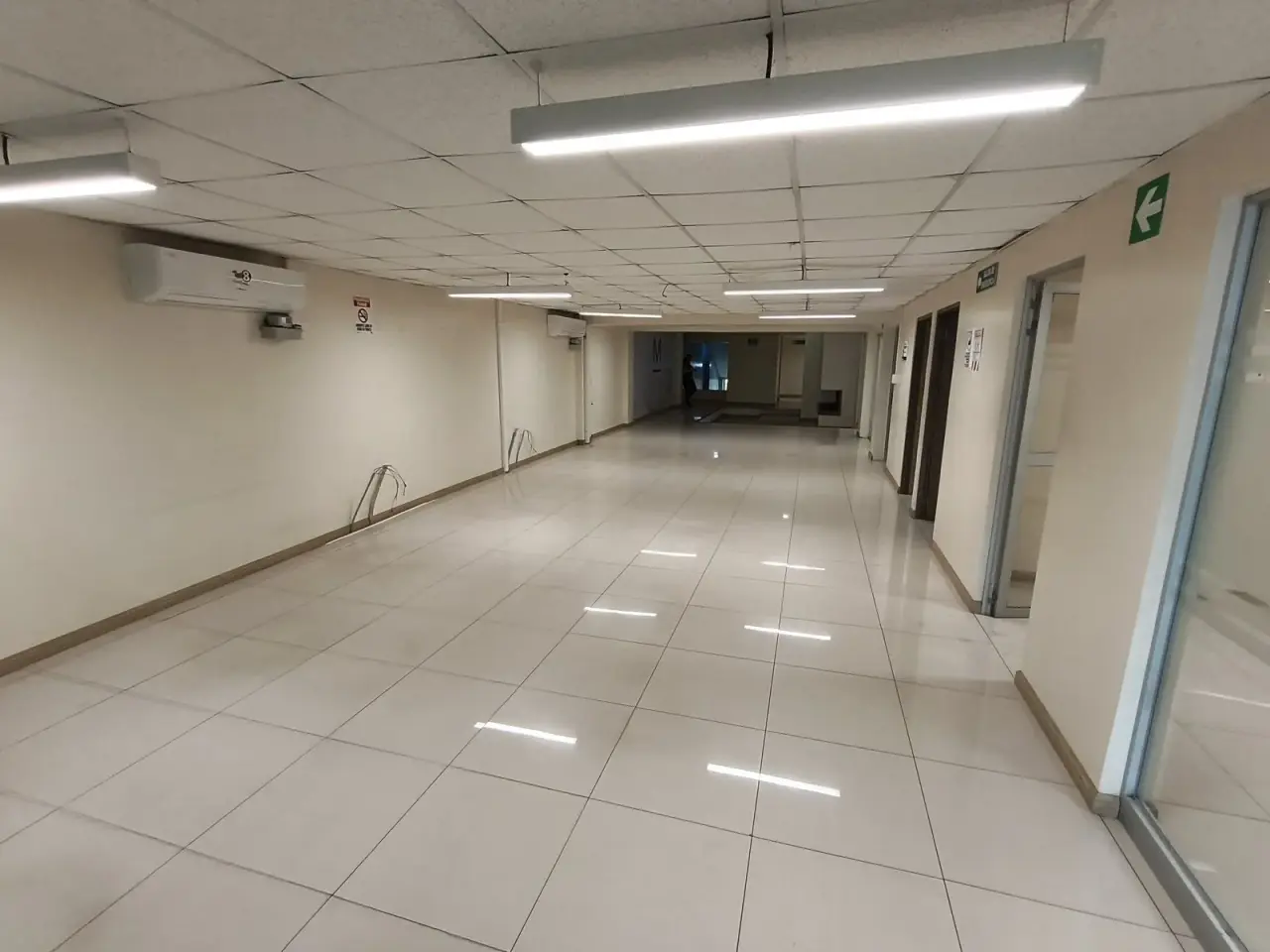 Location commerciale Sabana — Bâtiment de bureaux avec stationnement pour jusqu'à 15 véhicules - 4