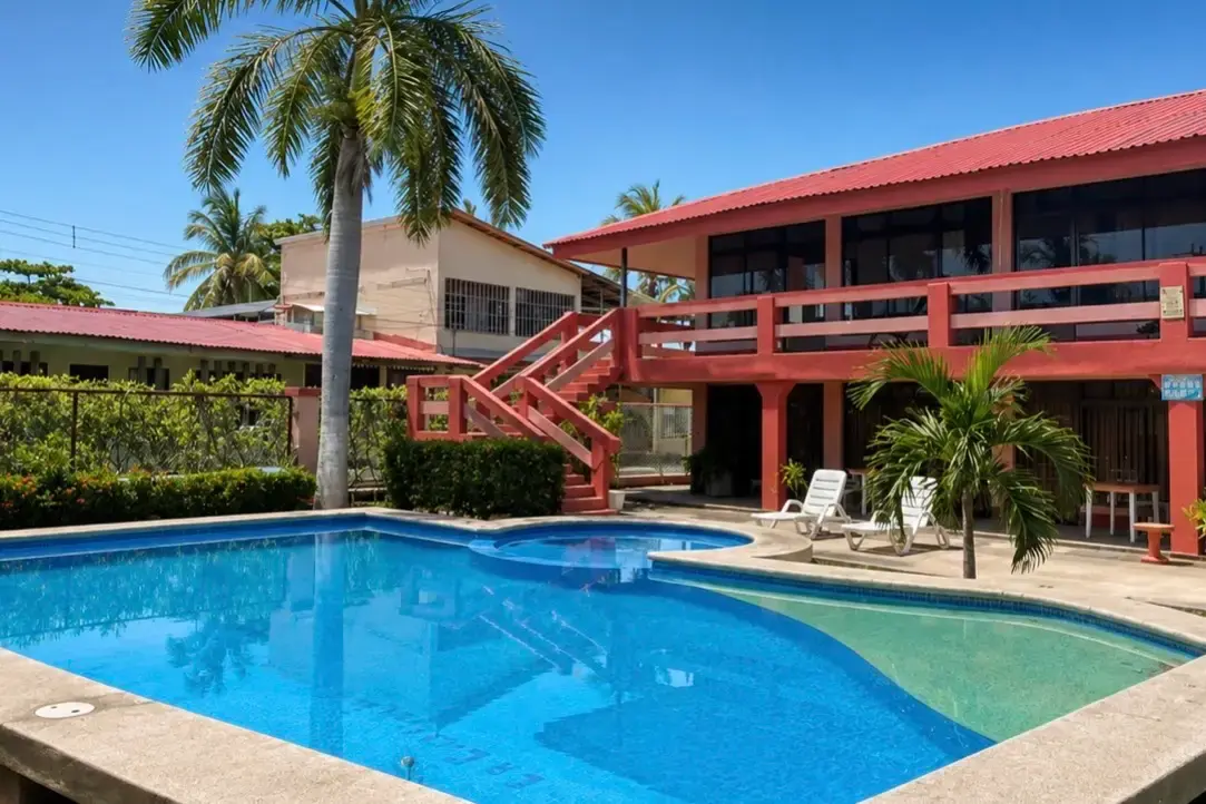 Venta / Hotel Frente a la Playa, El Cocal, Puntarenas - 2