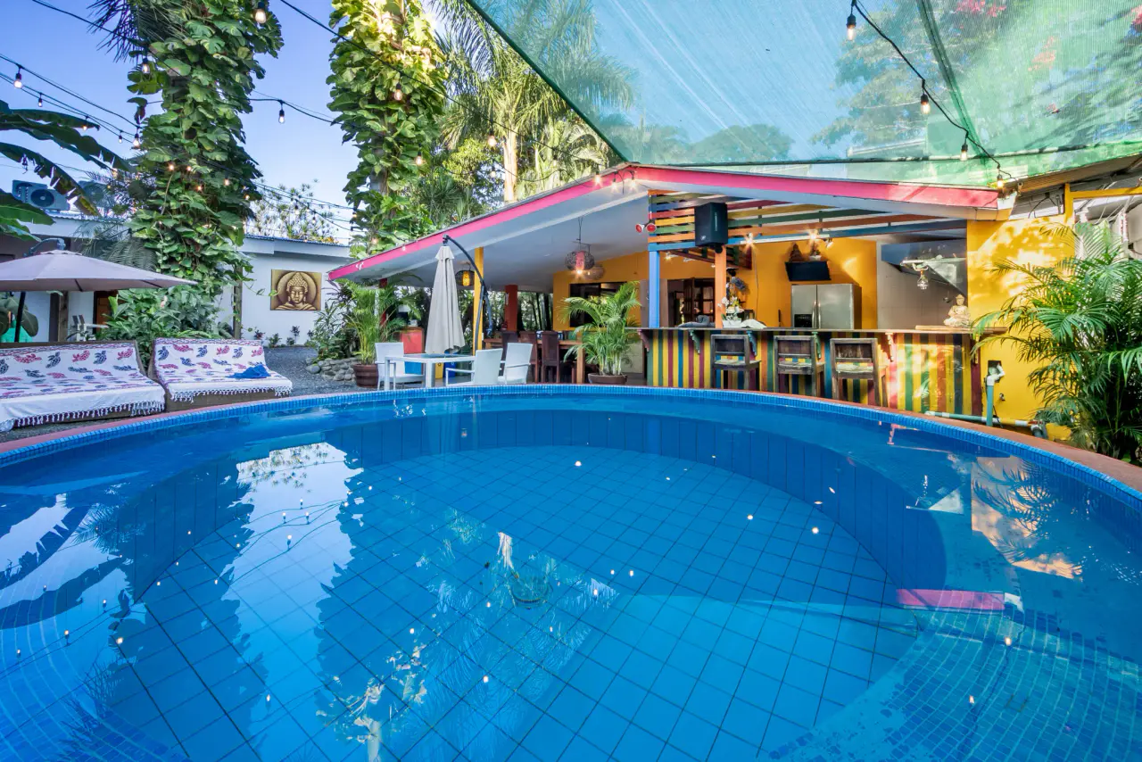 Budha House, Comercial Place in the Heart of Jaco Main Street - 1