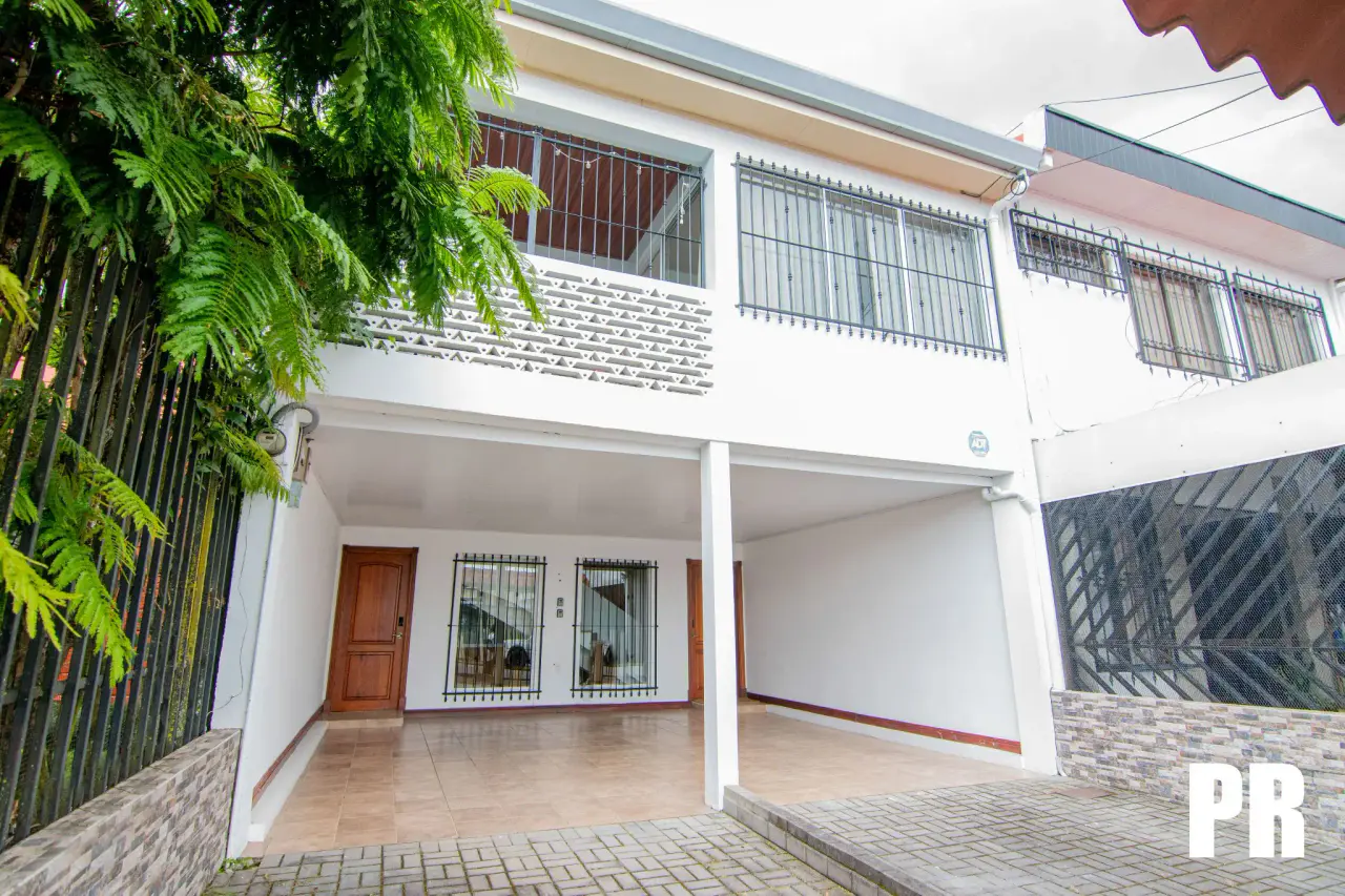 Propiedad en renta con tres departamentos independientes en Roosevelt, San Pedro Montes de Oca - 1