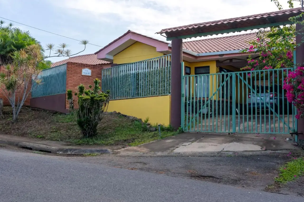 Quinta Atenas con vistas a la montaña: Encantadora casa de 3 dormitorios en un amplio terreno privado - 4
