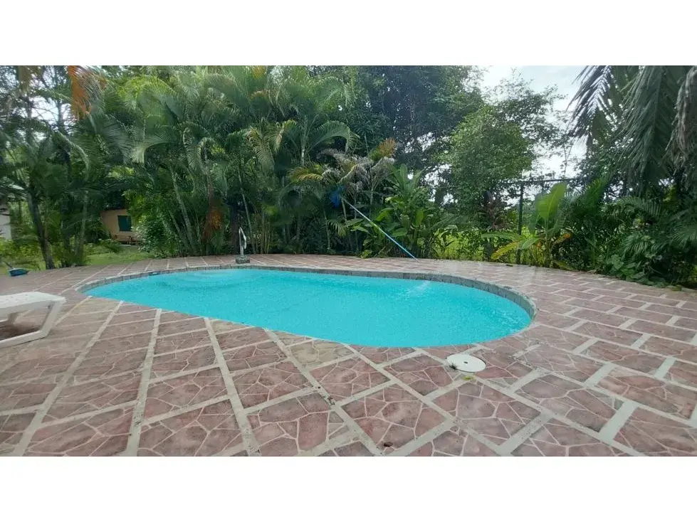 Hermosa casa en condominio cerrado en Playa Azul - 3