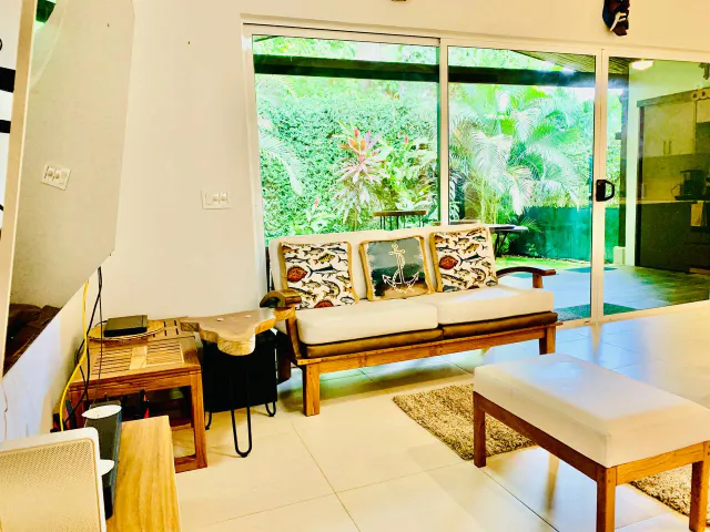 Modern 2-Bed Home in Jacó with Resort Amenities 
