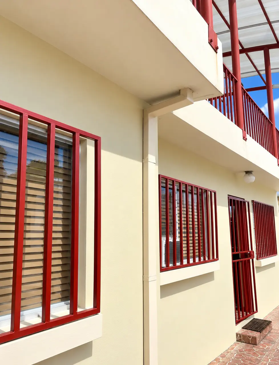 FOR SALE / Spacious Residence with Additional Income Potential in La Uruca, San José - 3