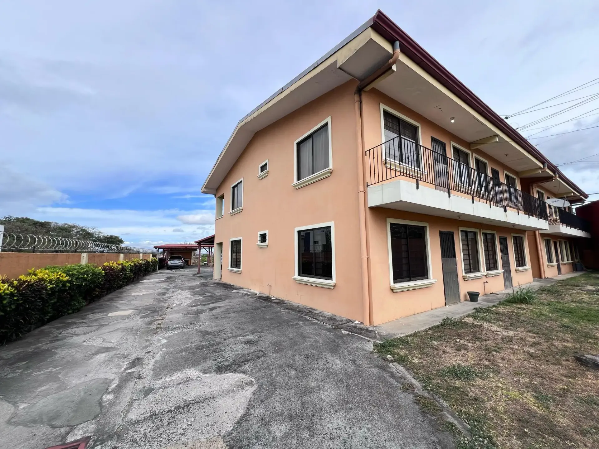 Edificio Residencial de Apartamentos en San Antonio de Belén: 8 Unidades, Inversión Óptima - main