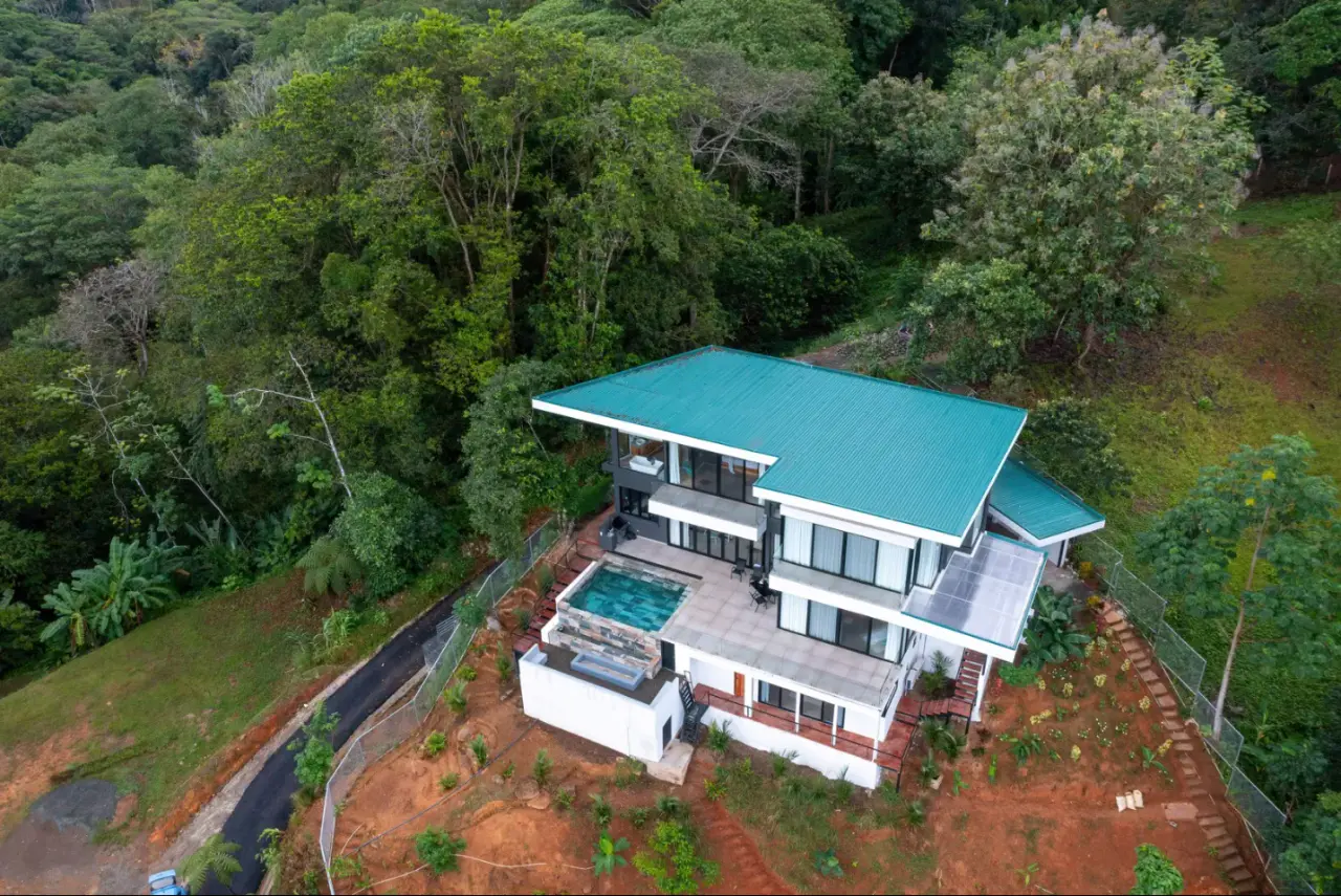 PROPIEDAD DE INVERSIÓN DE LUJO CON IMPRESIONANTES VISTAS AL MAR EN UVITA, PUNTARENAS - 2
