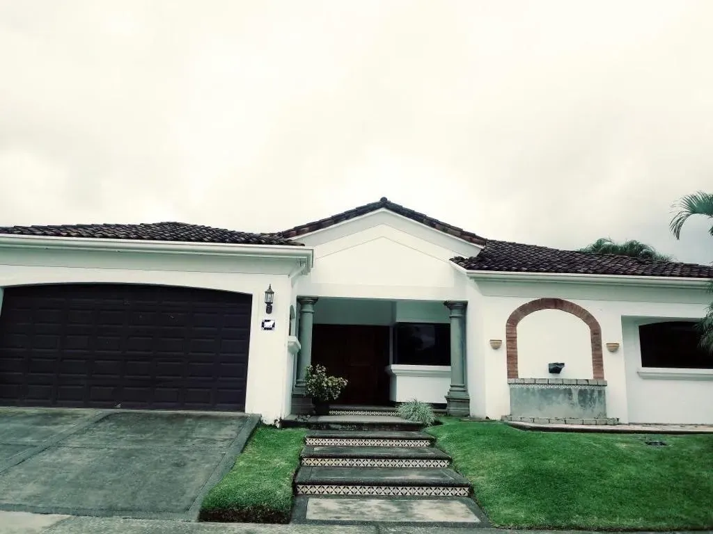 Sale / Beautiful House in Condominium, Lindora, Pozos, Santa Ana, San Jose - main