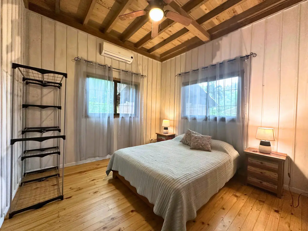 Charming 2 Bedroom  House with Guest Studio – Steps from the Beach in Mal País - 3