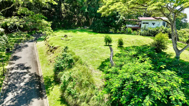 Terrain Exceptionnel à Tarcoles : Vues sur Mer, Rivière et Nature Pure