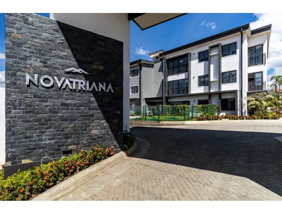 Elegant Modern 3-Bedroom Apartment with Amenities in Alajuela - 2