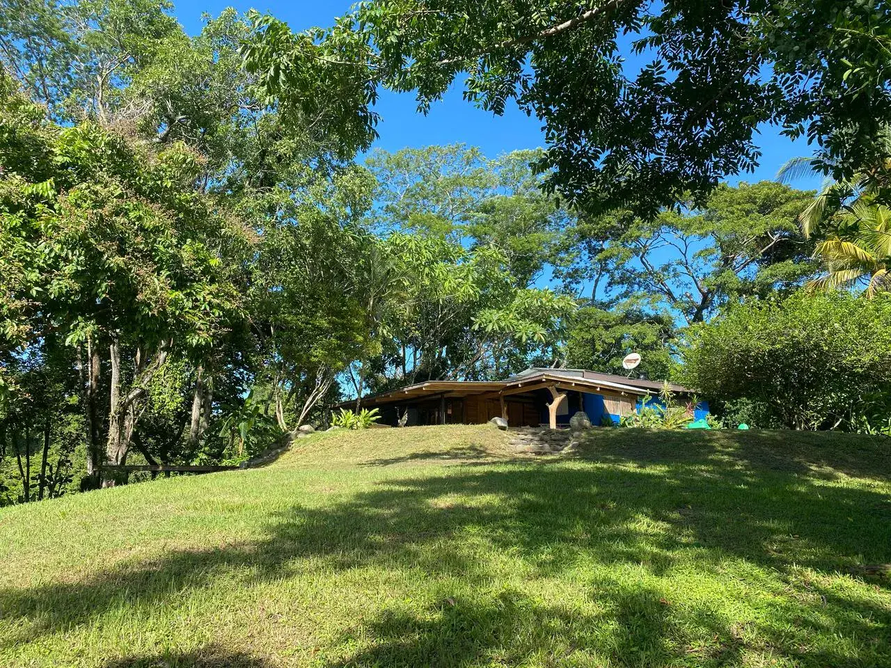 Increíble propiedad con vista al mar y potencial de desarrollo excepcional, casa estilo boho, cabaña rústica y piscina en Delicias, cerca de Montezuma. - 4