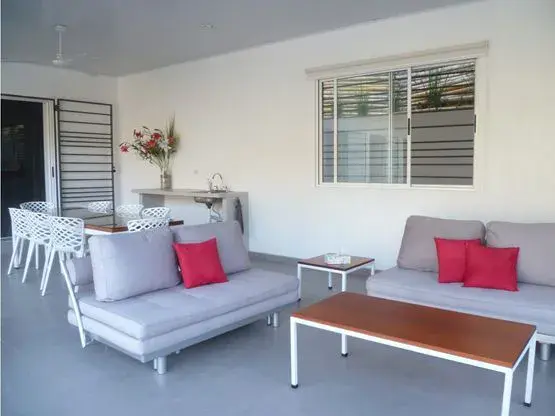 Beautiful Home in a quiet and green place close to Jaco Town - 2