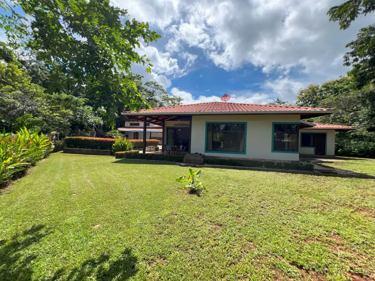 Encantadora casa de 3 dormitorios y 3 baños con piscina cerca de Tango Mar: un oasis tropical - 4