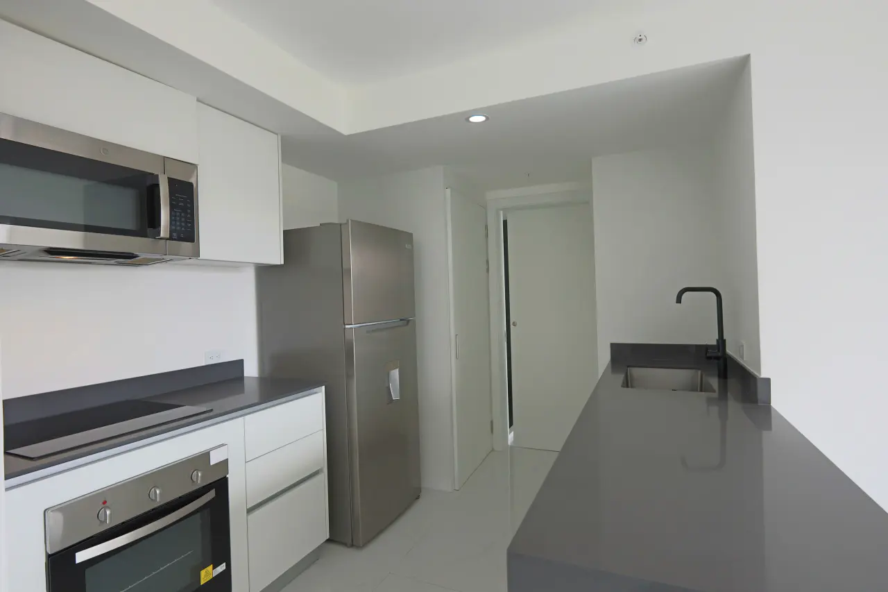 Modern 1-Bedroom Apartment for Sale in Rohrmoser - 4