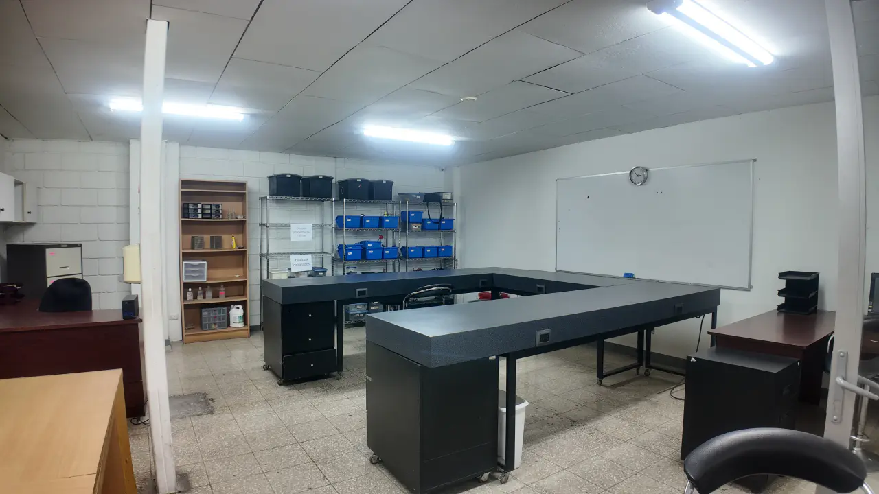 Entrepôt et Bureau Stratégique à San José - Espace Commercial - 3