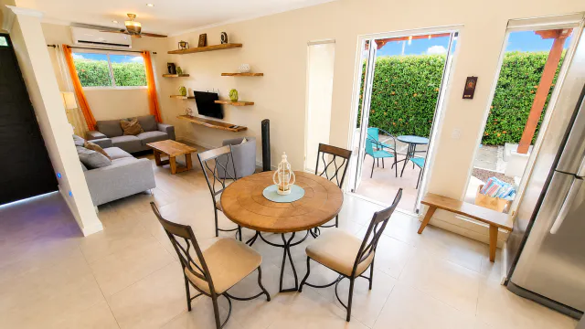 Maison moderne de 3 chambres à Jacó avec piscine privée dans une communauté fermée