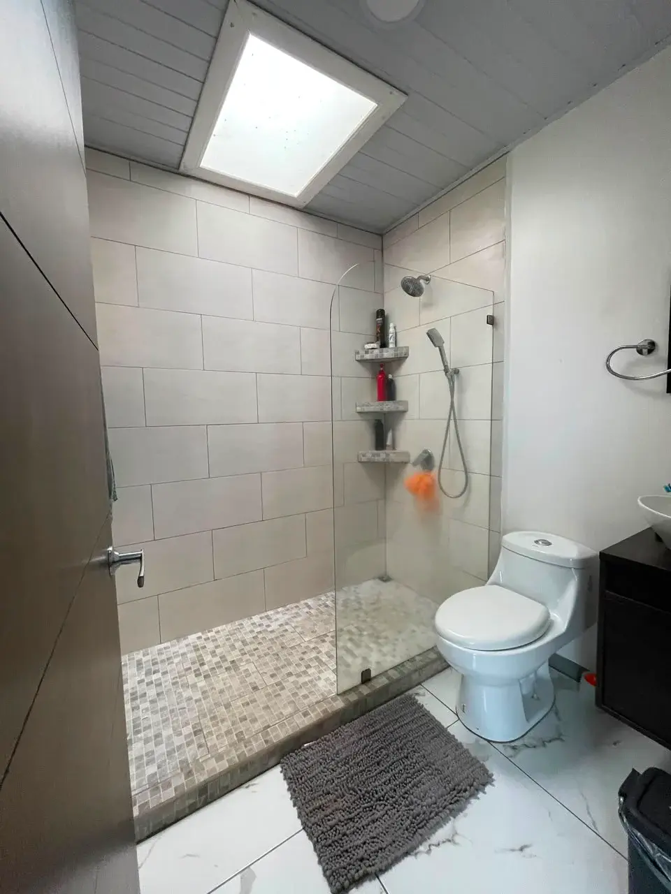Moderna y elegante casa en Zaragoza de Palmares con una excelente ubicación. - 4
