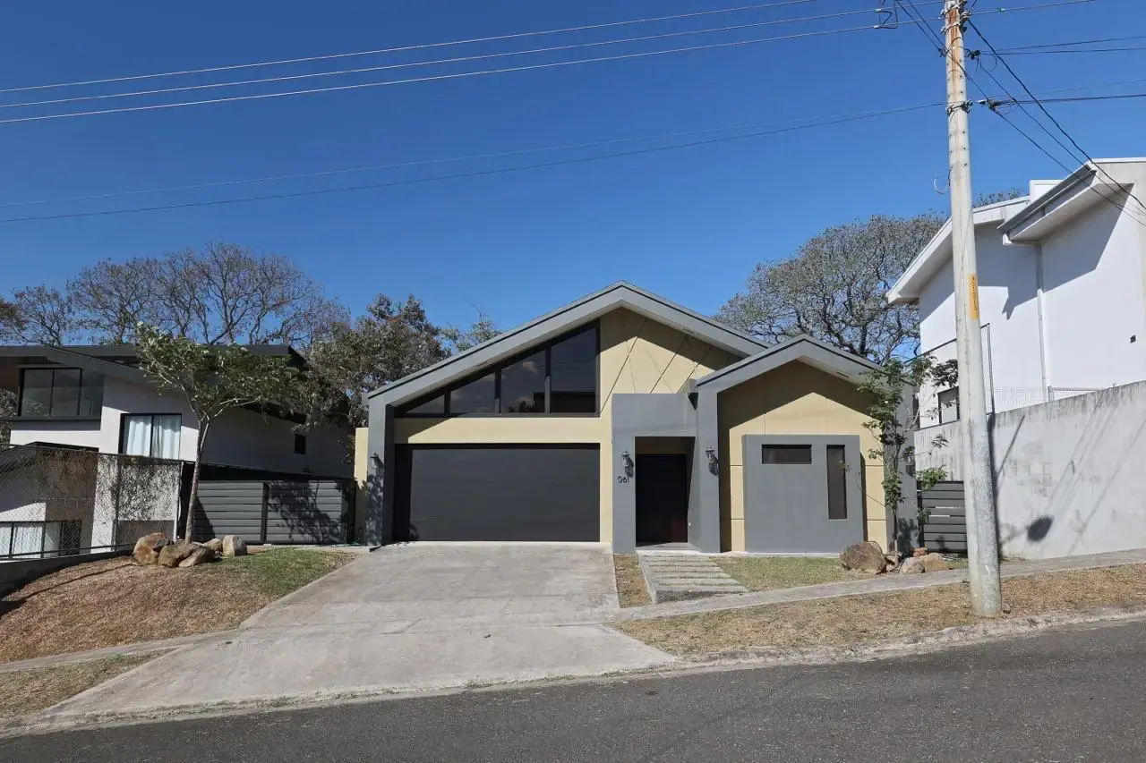 Stunning New 2-Bed, 2-Bath Modern House in La Garita, Alajuela, Built 2022 - 1